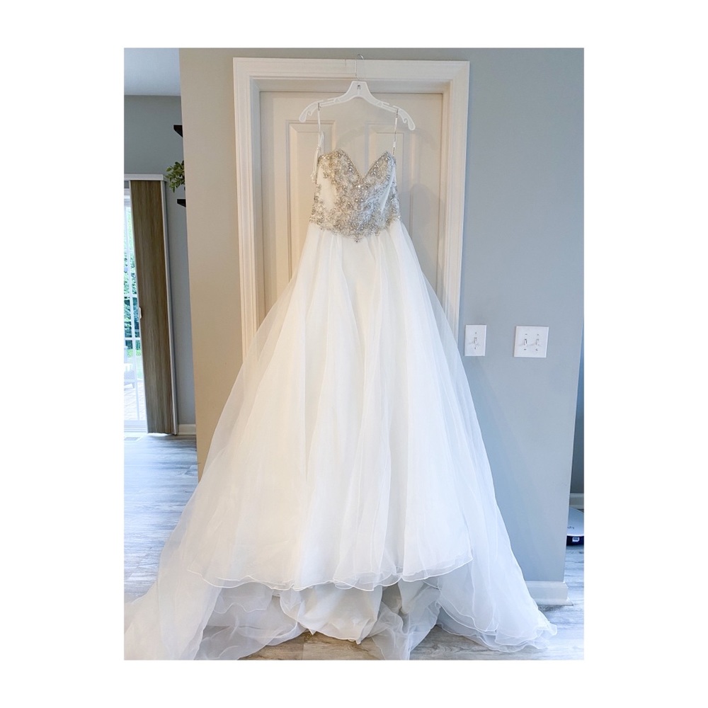 NEW, NEVER WORN, ESSENSE OF AUSTRALIA WEDDING DRESS 👰🏽‍♀️💍